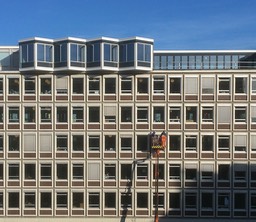 Cleaning windows. Weesperstraat