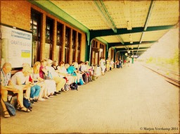 Happy People. Reading